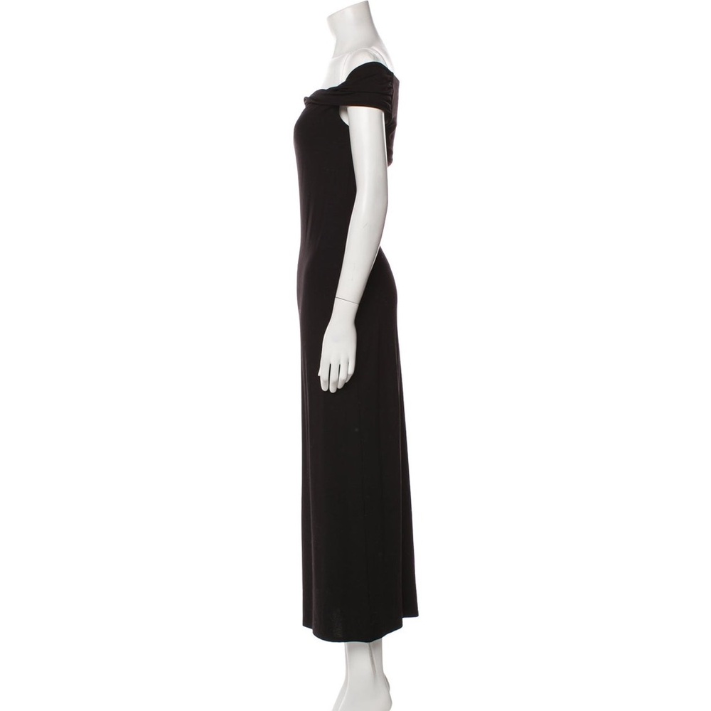 Elegant Black Off-Shoulder Dress - Picture 2 of 3
